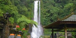 Read more about the article Gitgit Waterfall