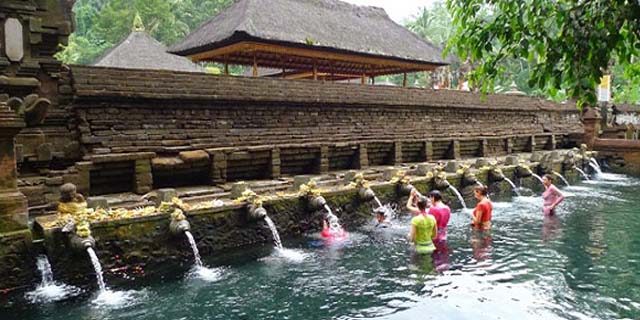 You are currently viewing Tirta Empul Temple