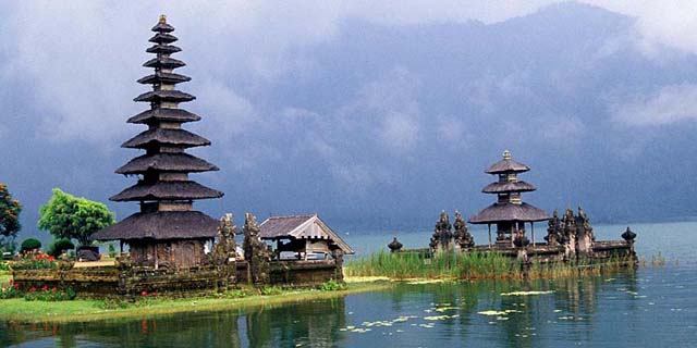 You are currently viewing Ulun Danu Beratan Temple